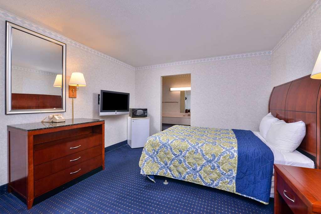 Americas Best Value Inn Of Decatur Номер фото
