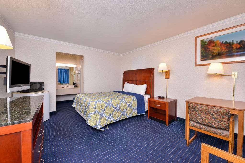 Americas Best Value Inn Of Decatur Номер фото