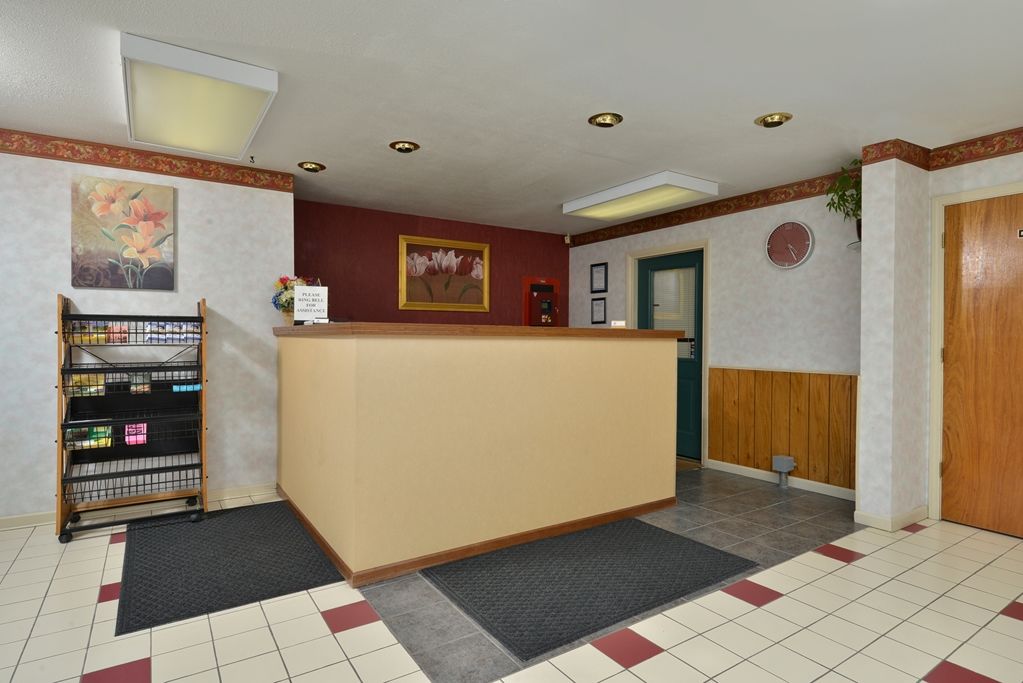 Americas Best Value Inn Of Decatur Интерьер фото